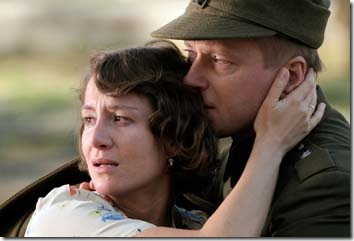 Fotos: Maja Ostaszewska (Rotmistrzowa), Artur Zmijewski (Artur)
Film: Post Mortem
Data: 2006-10-11
Foto: Monika Skrzypczak/FabrykaObrazu.com
ZAKAZ PUBLIKACJI W KONTEKSCIE NEGATYWNYM

Still photo: Maja Ostaszewska (Rotmistrzowa), Artur Zmijewski (Artur)
Movie: Post Mortem
Date: 2006-10-11
Photo: Monika Skrzypczak/FabrykaObrazu.com
USE IN NEGATIVE CONTEXT FORBIDDEN